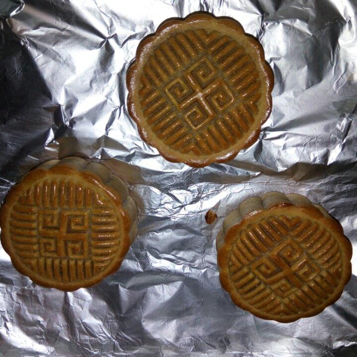 小霖1做的莲蓉蛋黄月饼君之配方
