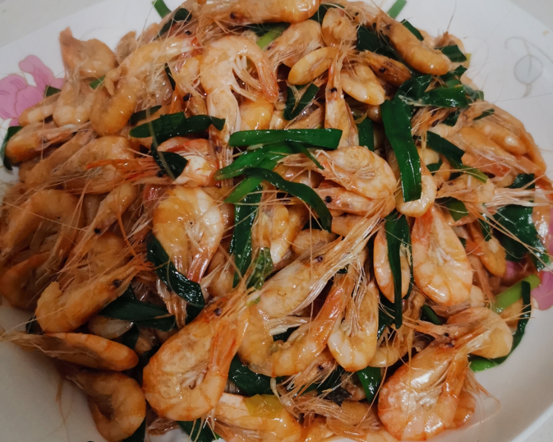 小海虾炒韭菜的做法
