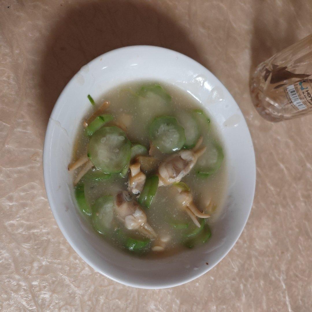丝瓜烧蛏子(鲜掉眉毛)
