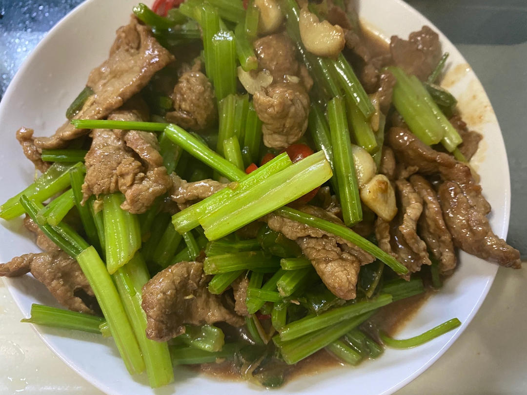 ㊙️家常菜‼️芹菜小炒牛肉‼️牛肉超级嫩滑哟