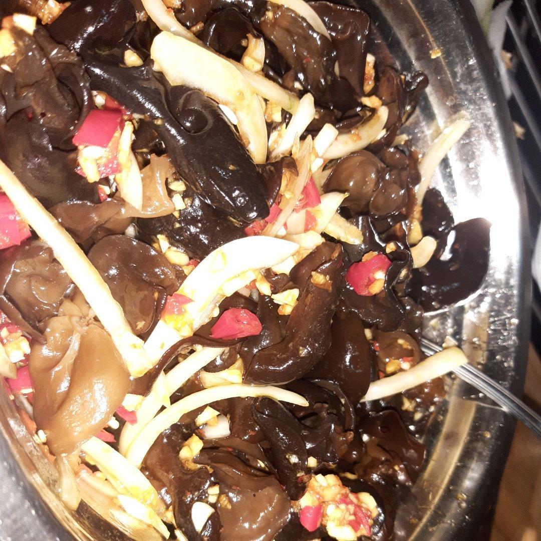 【凉拌木耳】按照我的做法，比饭店还好吃！调味汁是关键~好吃到停不下来