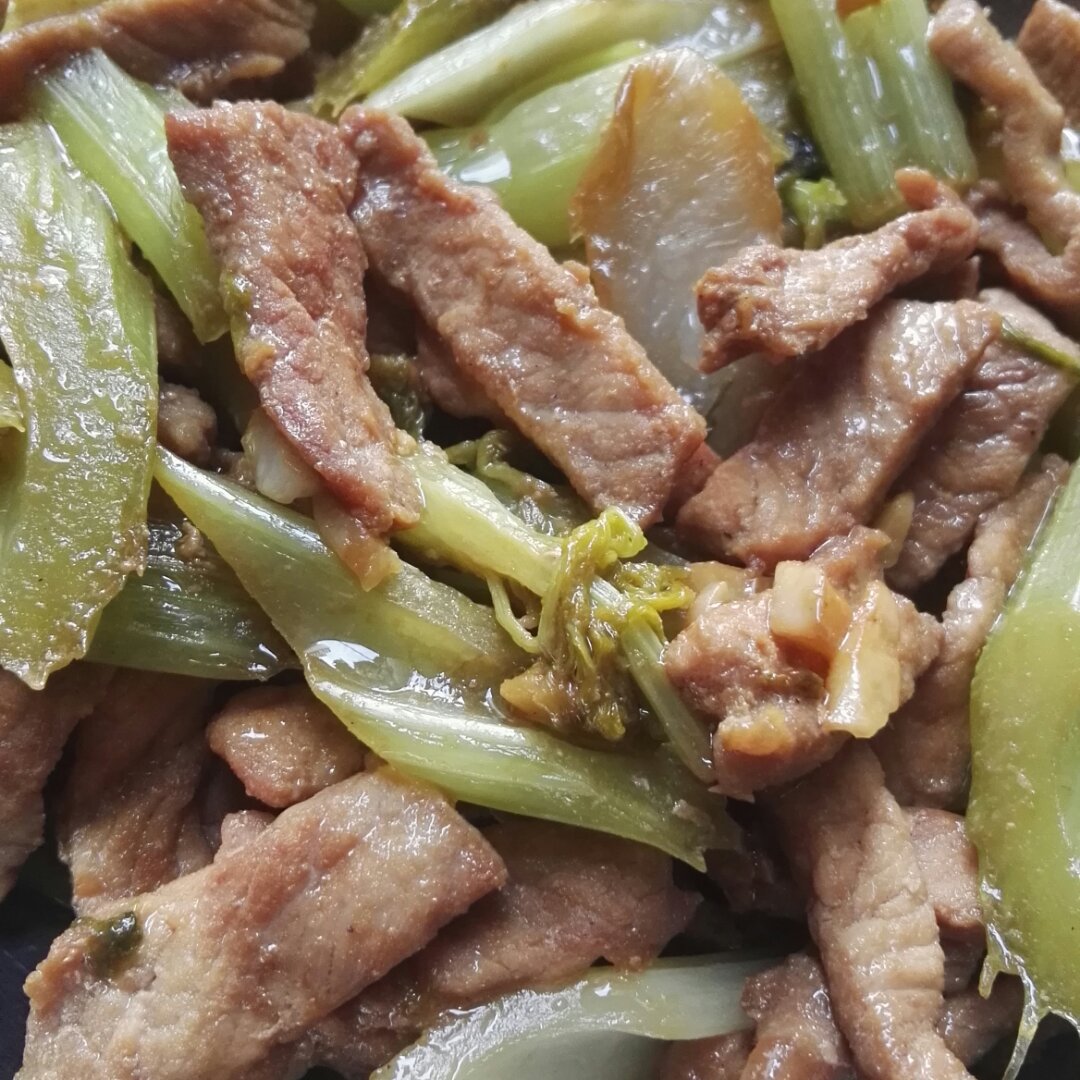 芹菜炒肉！