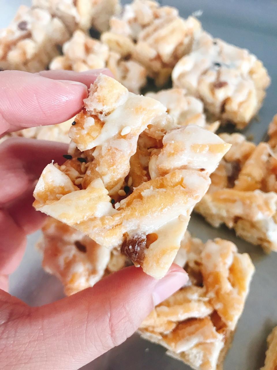 蔓越莓牛扎糖沙琪玛