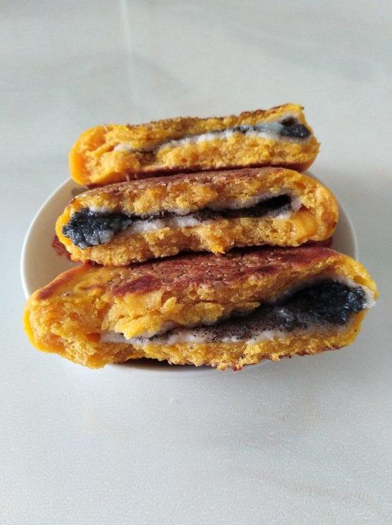 一口爆浆的南瓜饼