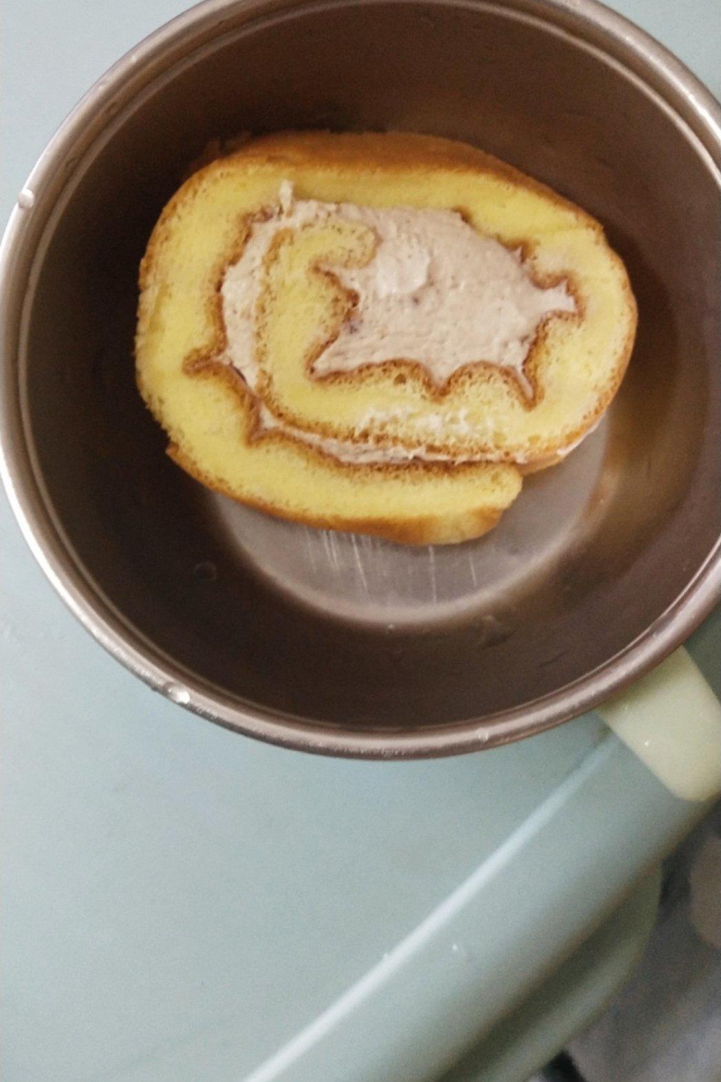 材料最简单的【低卡蛋糕卷】卡仕达戚风卷