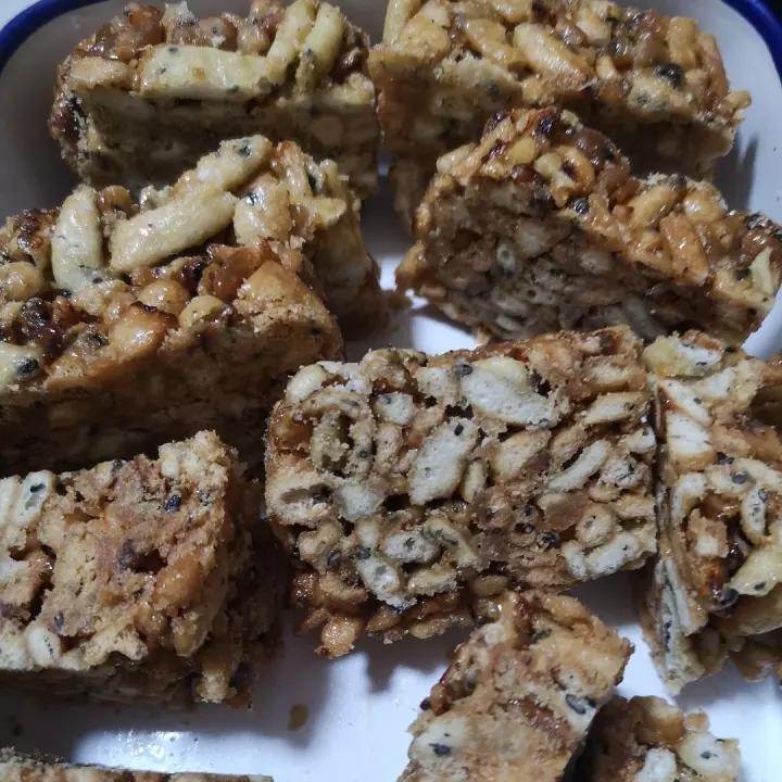 （视频食谱）自制沙琪玛／萨其马
