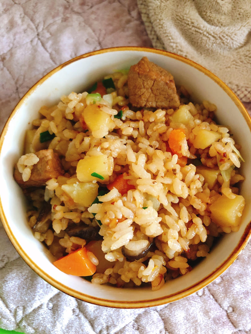 十月khgn做的电饭锅排骨土豆焖饭