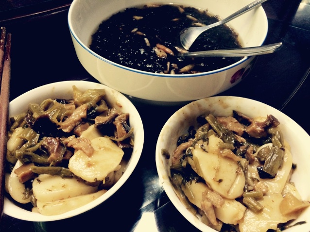 雪菜冬笋肉丝炒年糕
