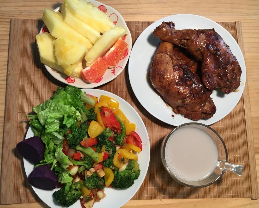快手黑椒煎鸡腿肉～也适合早餐哦