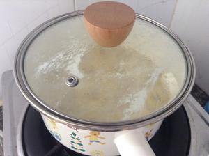 香蕉牛奶燕麦（热粥）的做法 步骤2