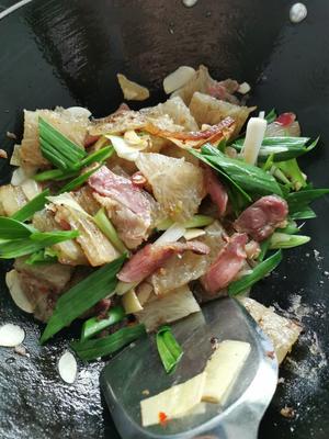 土豆丝苕粉坨炒腊肉肉的做法 步骤12