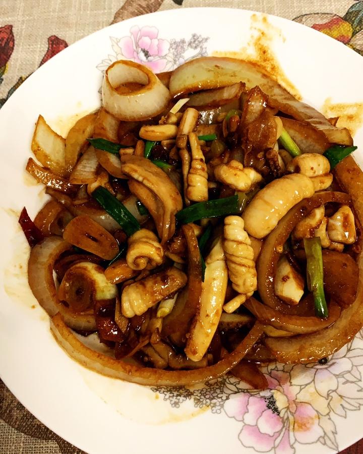 鱿鱼卷爆炒洋葱青辣椒