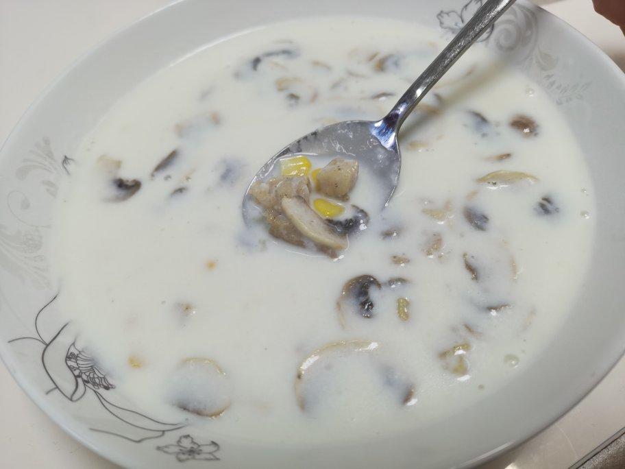 低脂奶油蘑菇汤🍄[不用黄油和奶油超简单]