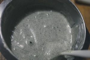 八寸黑米粉海绵蛋糕（蒸制，无油）的做法 步骤4