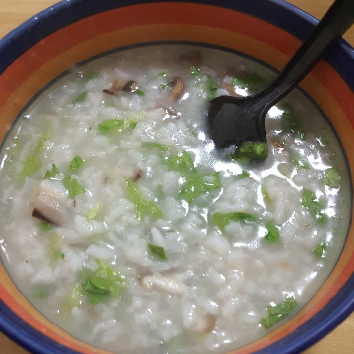 猫咪老婆婆做的香菇青菜粥(砂锅粥)