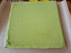 🌈卷不裂的～抹茶蜜豆蛋糕卷的做法 步骤15