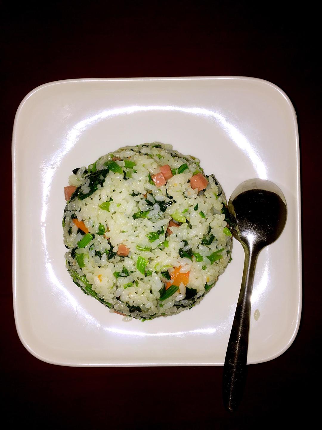 菠菜炒饭（超简单）的做法