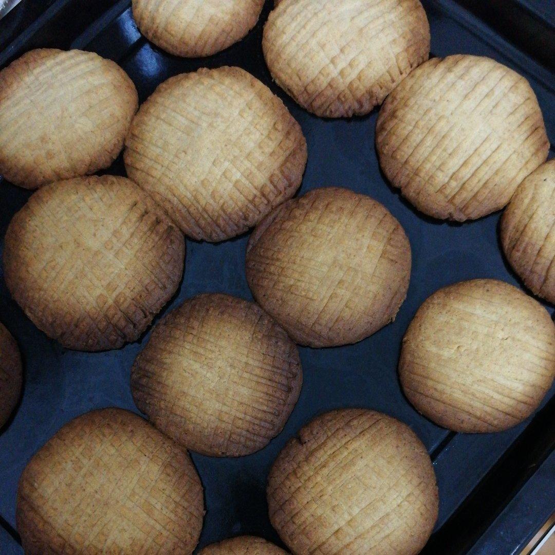 牛奶饼干