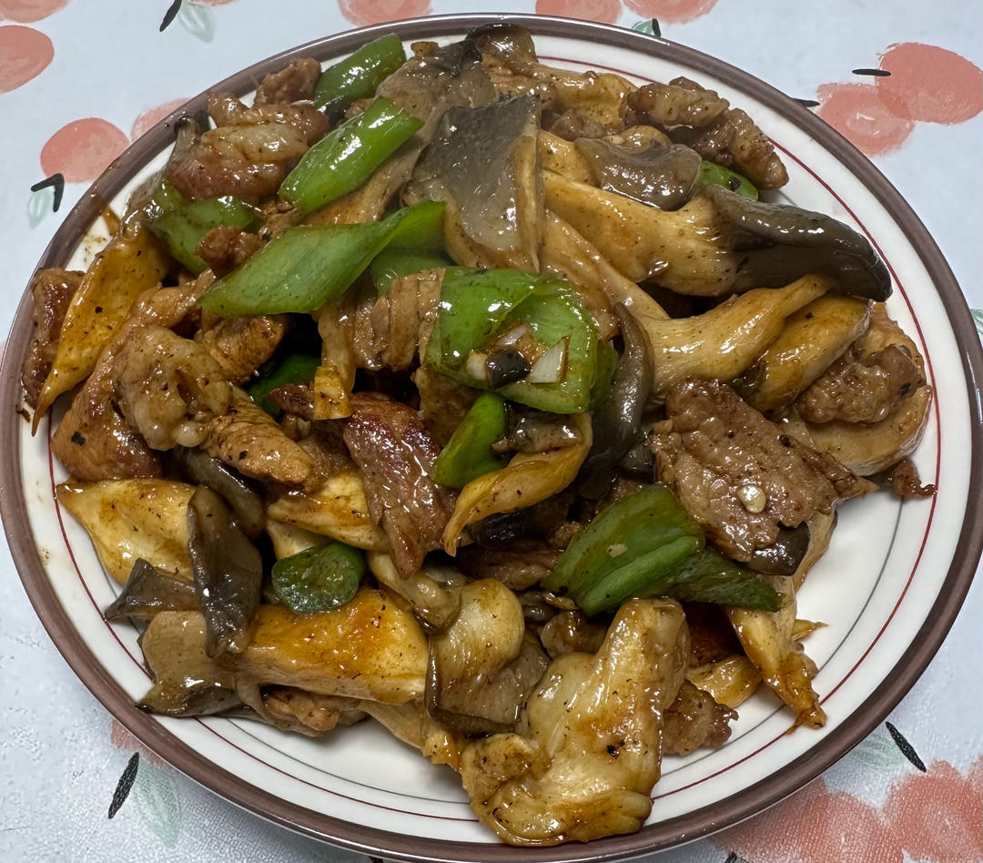 平菇尖椒炒梅花肉