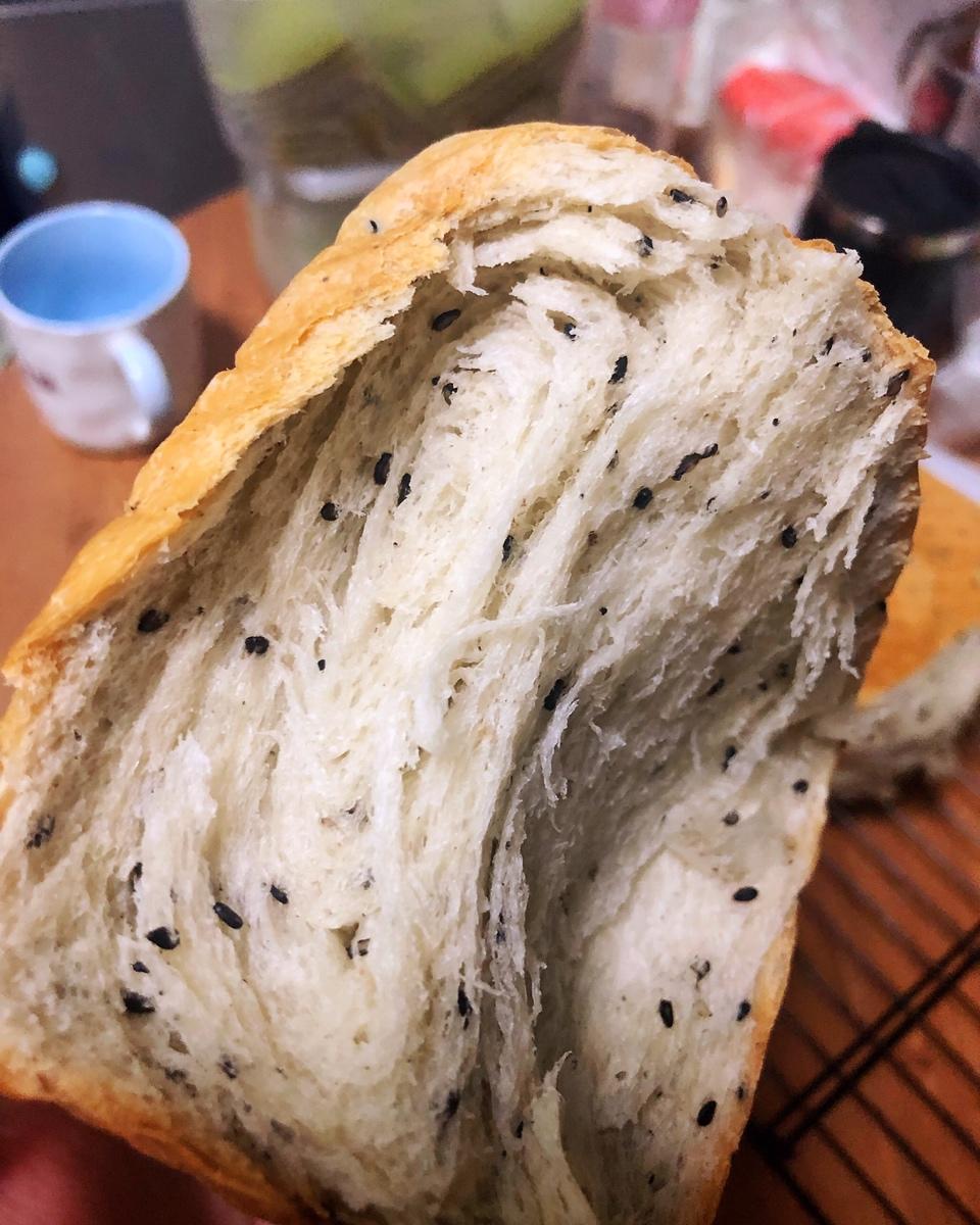 黑芝麻奶香吐司