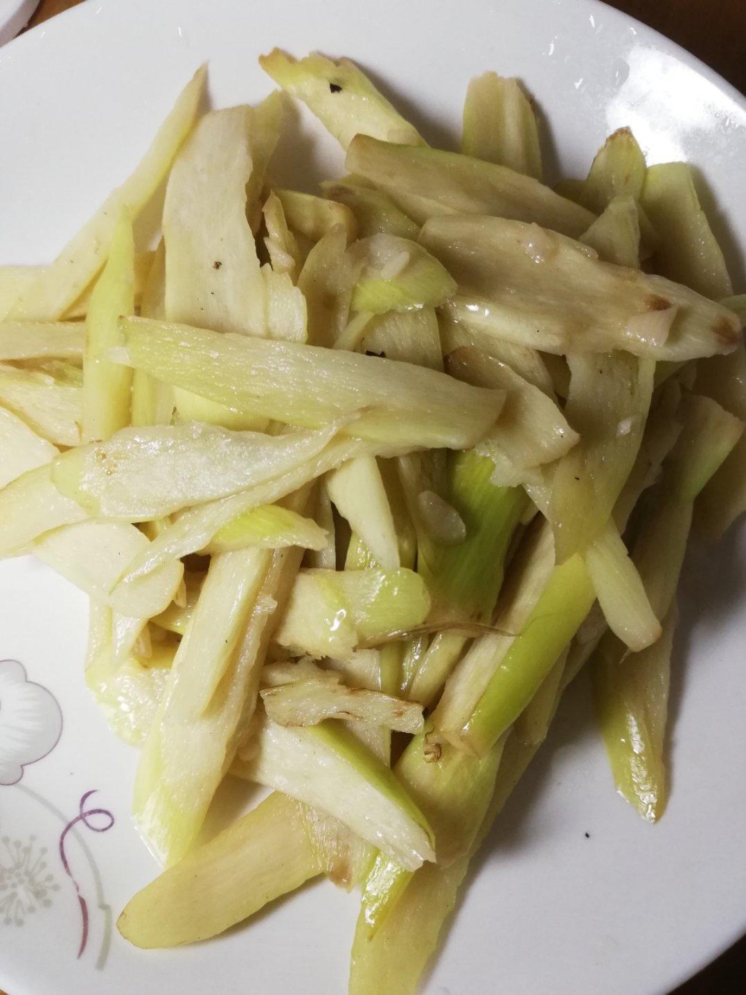 素炒茭白