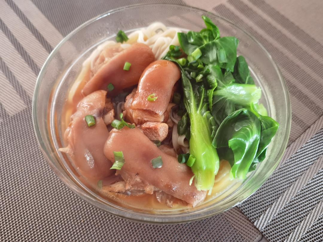 狂飙的【猪脚面】与你共享！