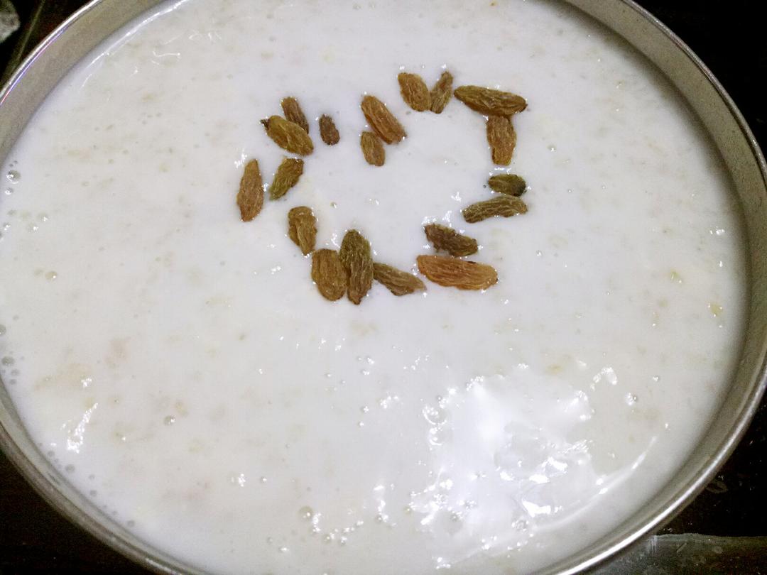 牛奶燕麦泡香蕉（减肥快手早餐）