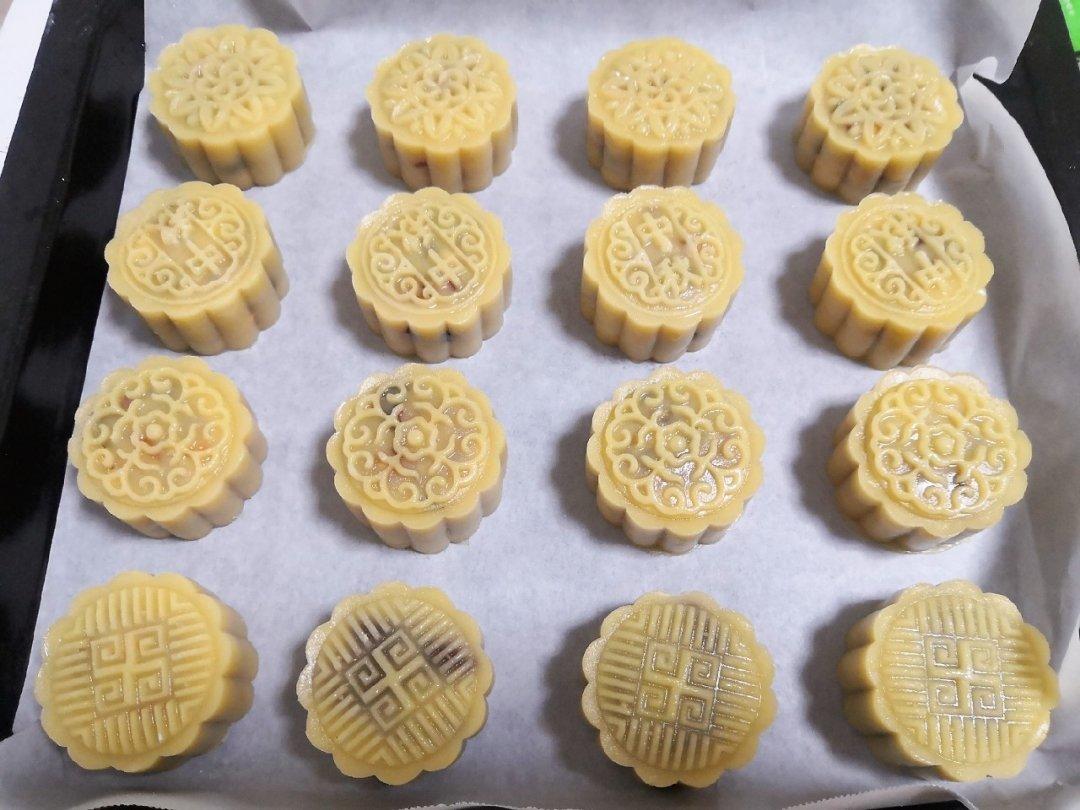 广式月饼—蛋黄芝麻月饼