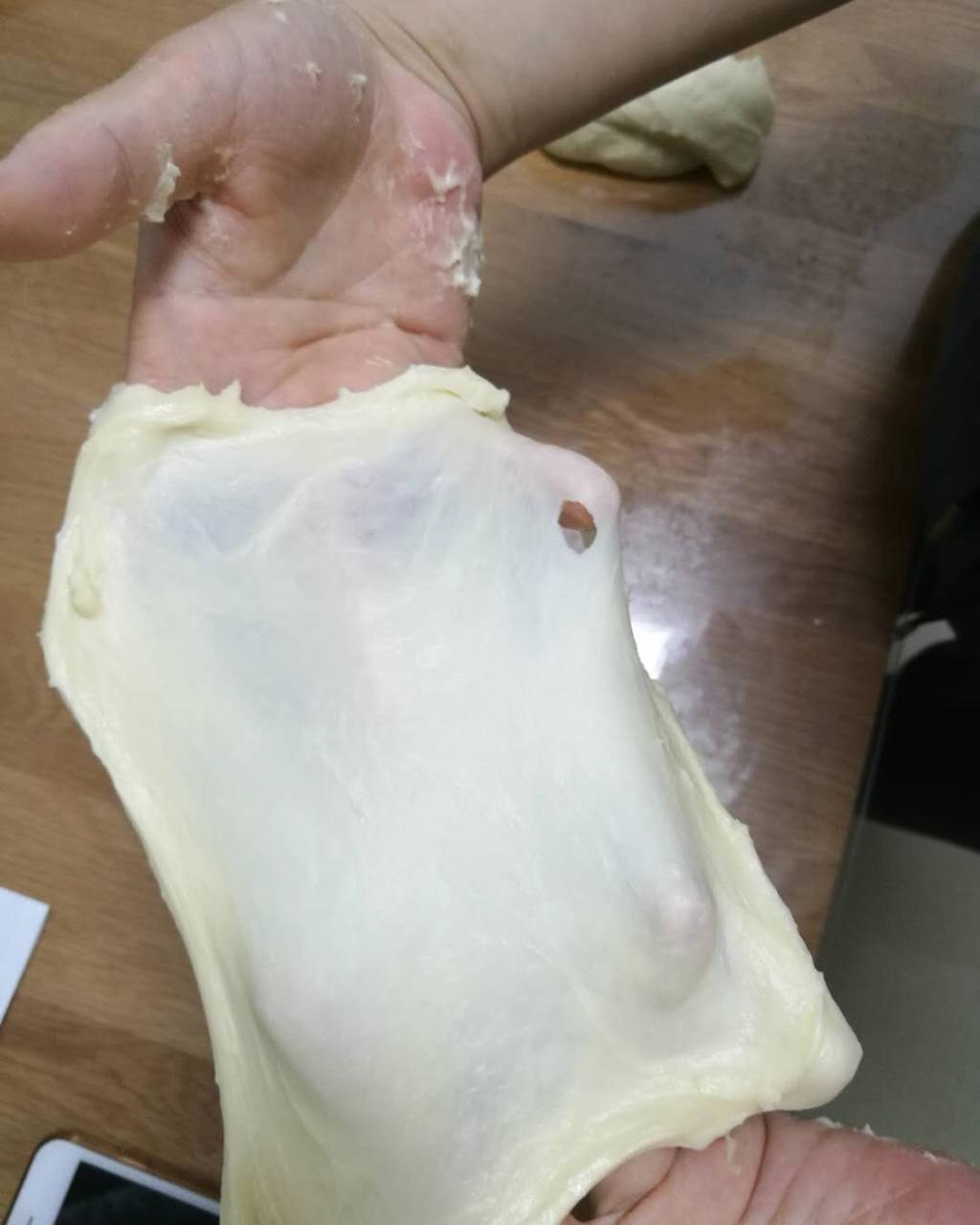 用烤箱自己做面包--手工牛奶吐司面包