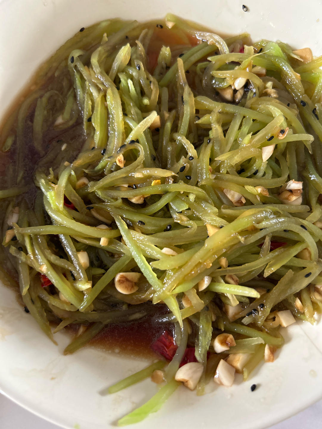 想告诉全世界，这菜太解腻！爽脆开胃的莴笋丝