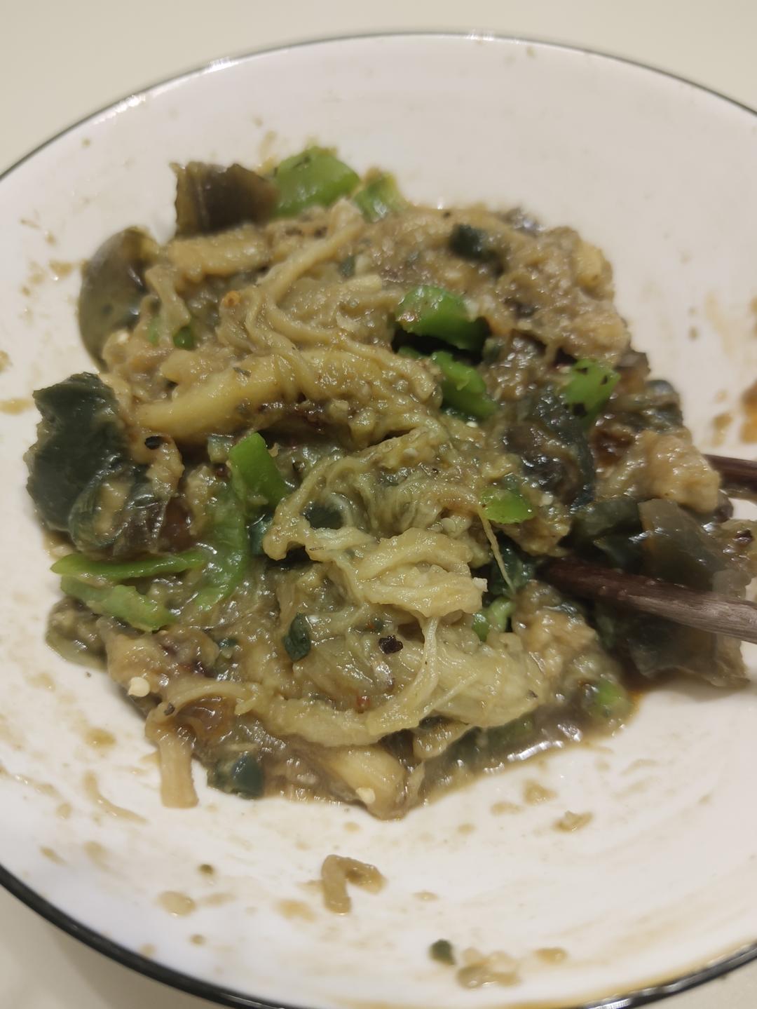 擂辣椒茄子皮蛋，开胃解腻