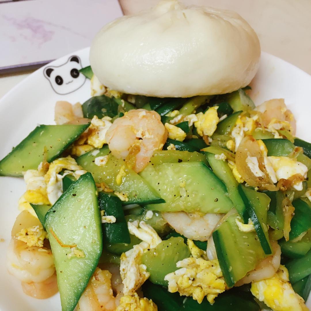 黄瓜鸡蛋炒虾仁