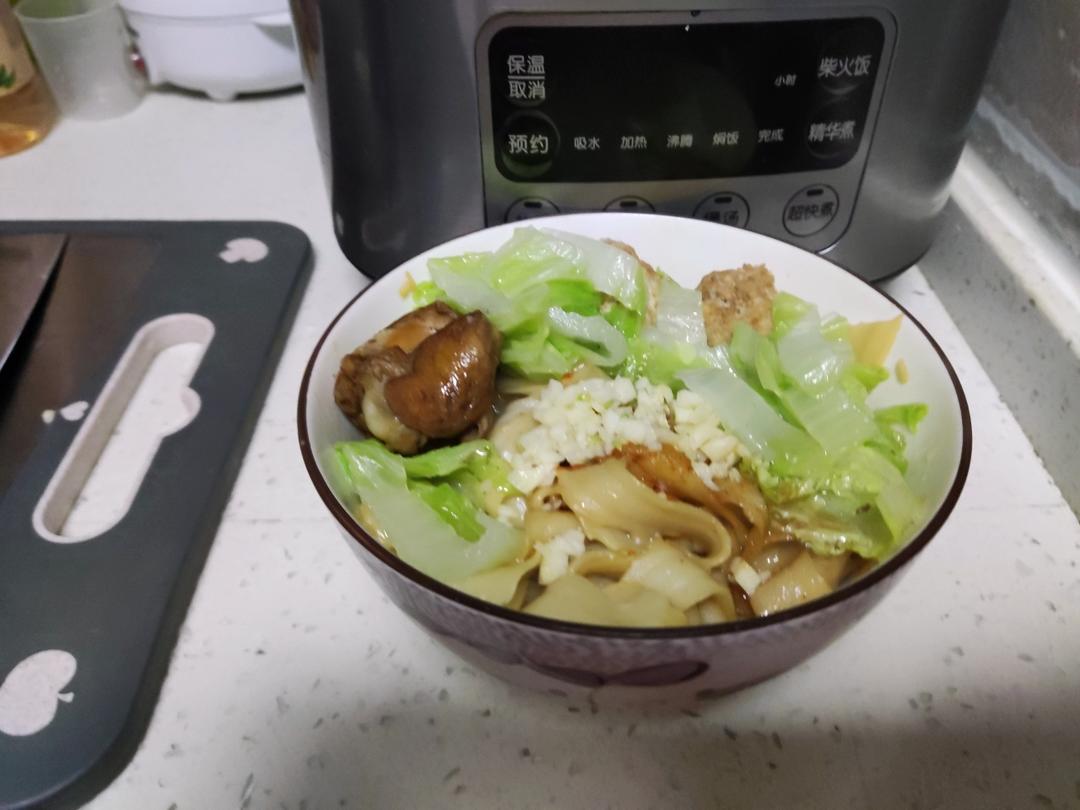 十分钟就能吃上的超简单油泼面