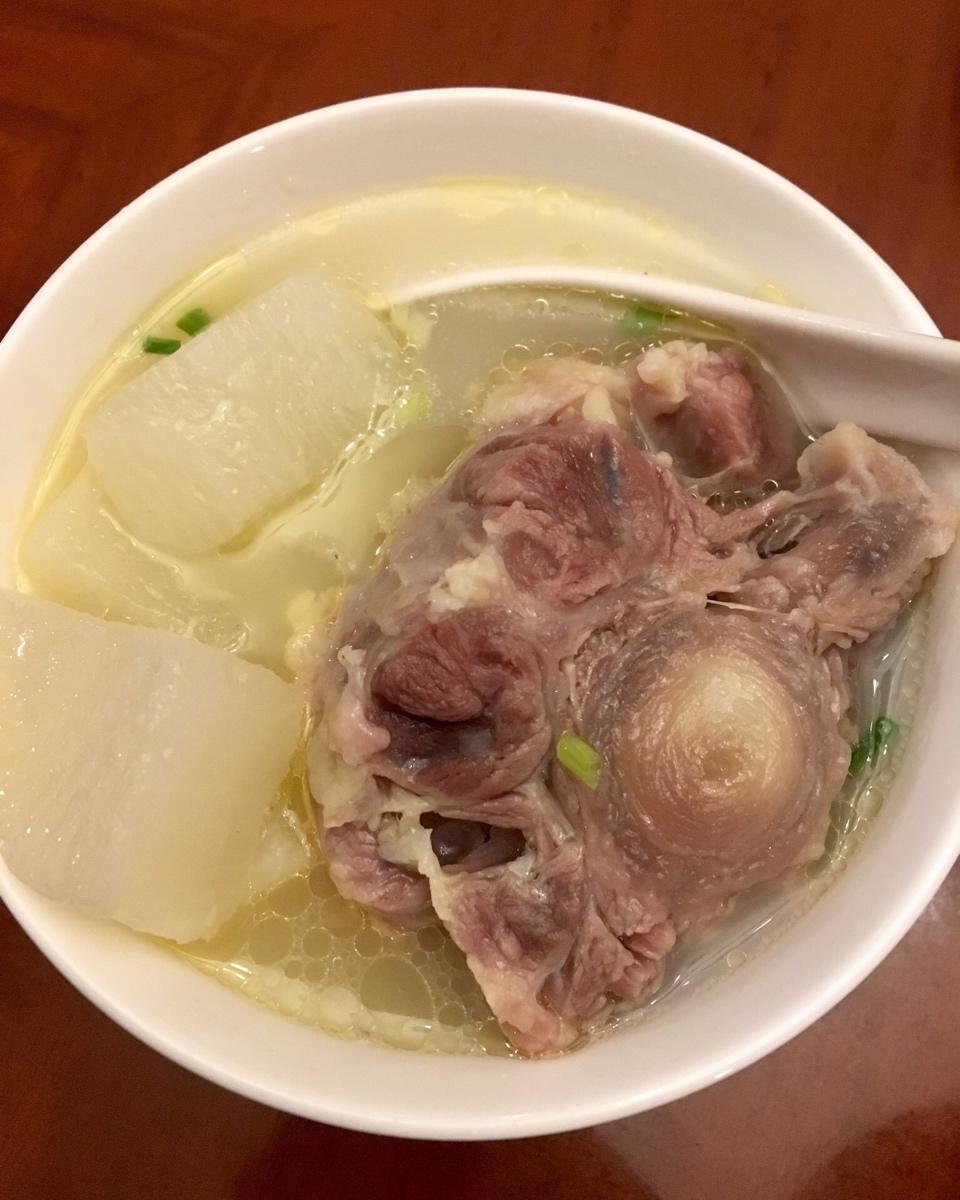 白萝卜牛尾汤