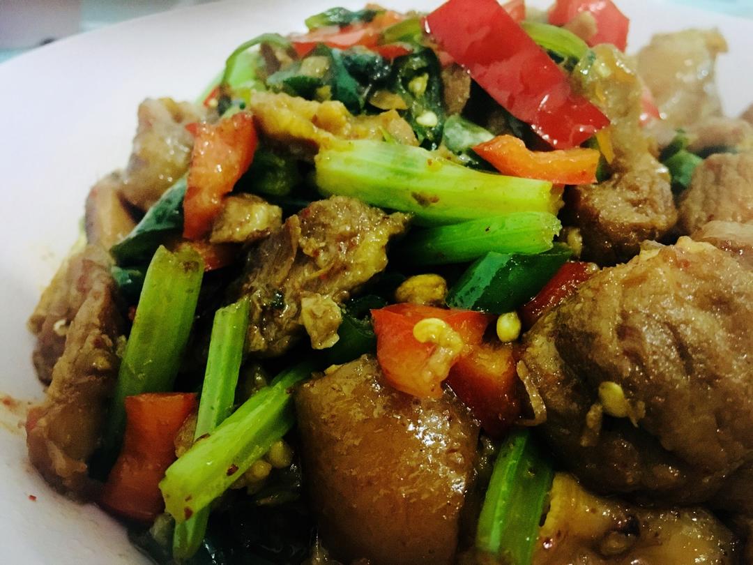 美味的家常菜：红烧猪蹄