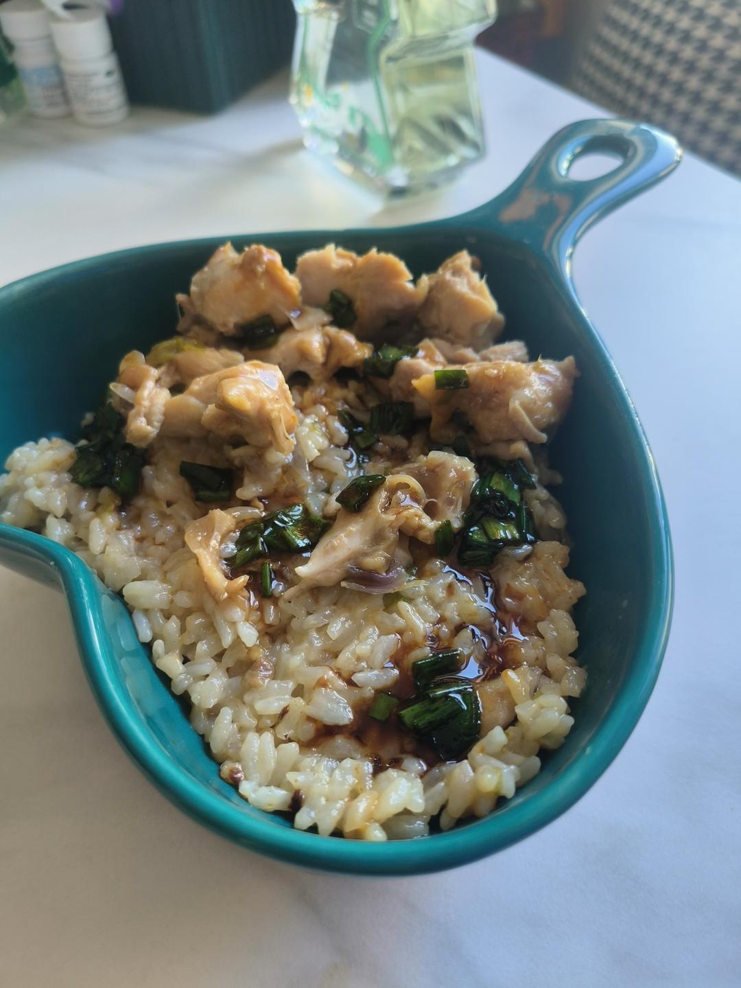 一小时内搞定的懒人版葱油鸡饭（电饭煲一锅出）