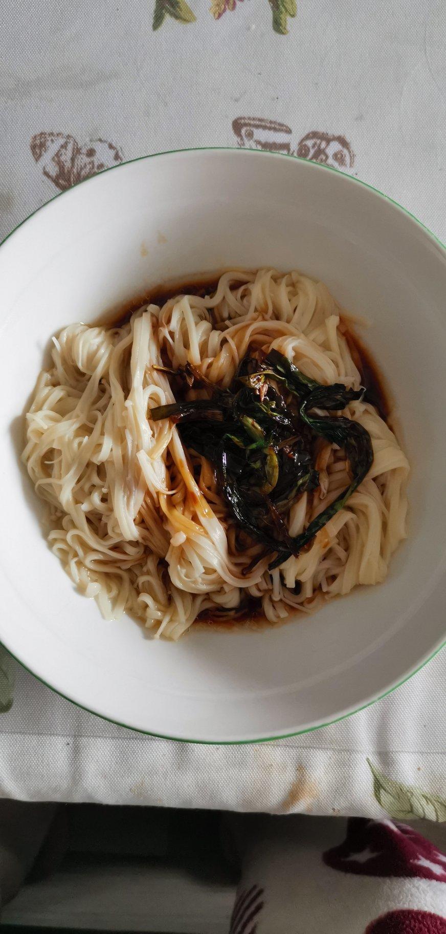 葱油拌面Spring Onion Noodles