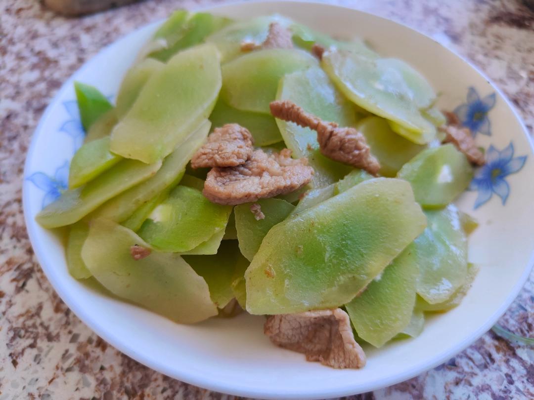 莴笋炒肉片