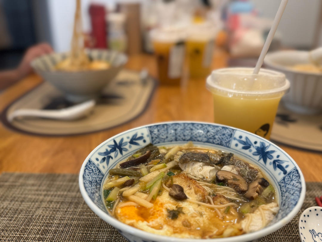 【雪菜黄鱼面】6条鱼做碗极品面，鲜到销魂！