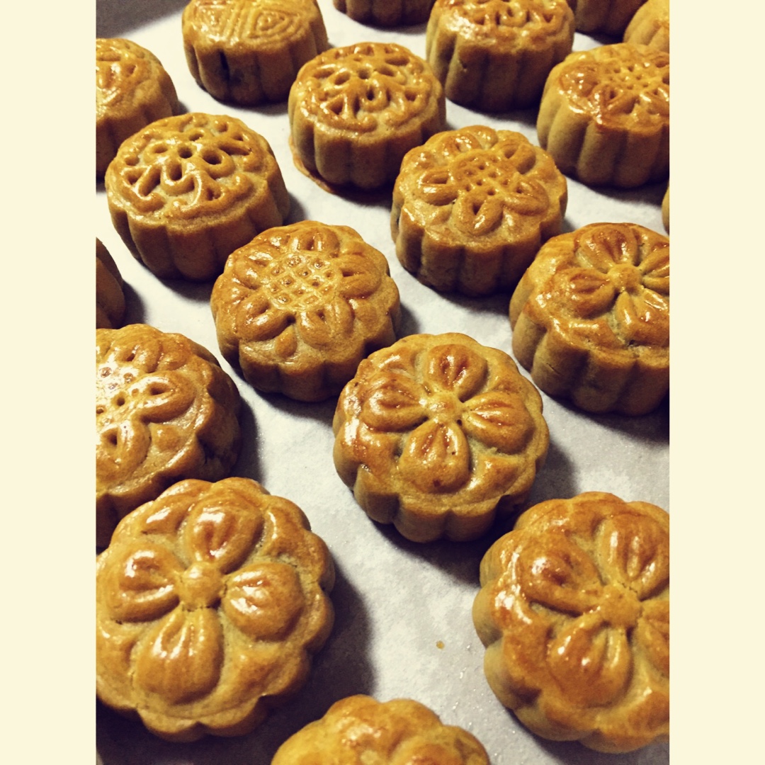 广式月饼——蛋黄莲蓉月饼