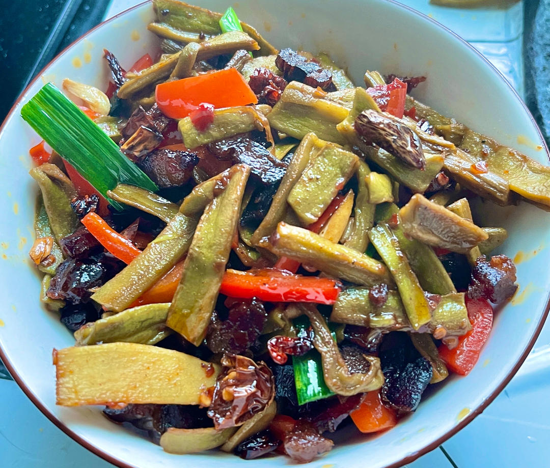 苔菜炒腊肉(贡菜,口感特别脆)