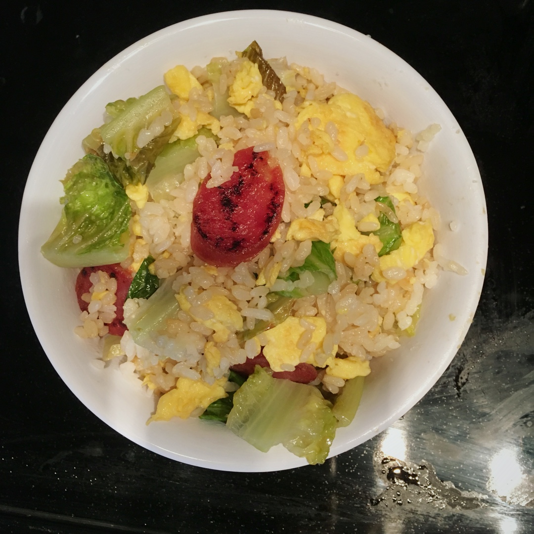 粒粒黄金腊肠炒饭（简易版）