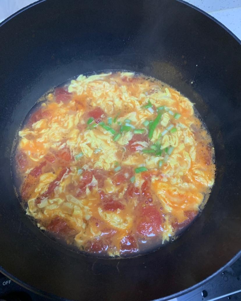 小唐学做饭做的西红柿鸡蛋汤