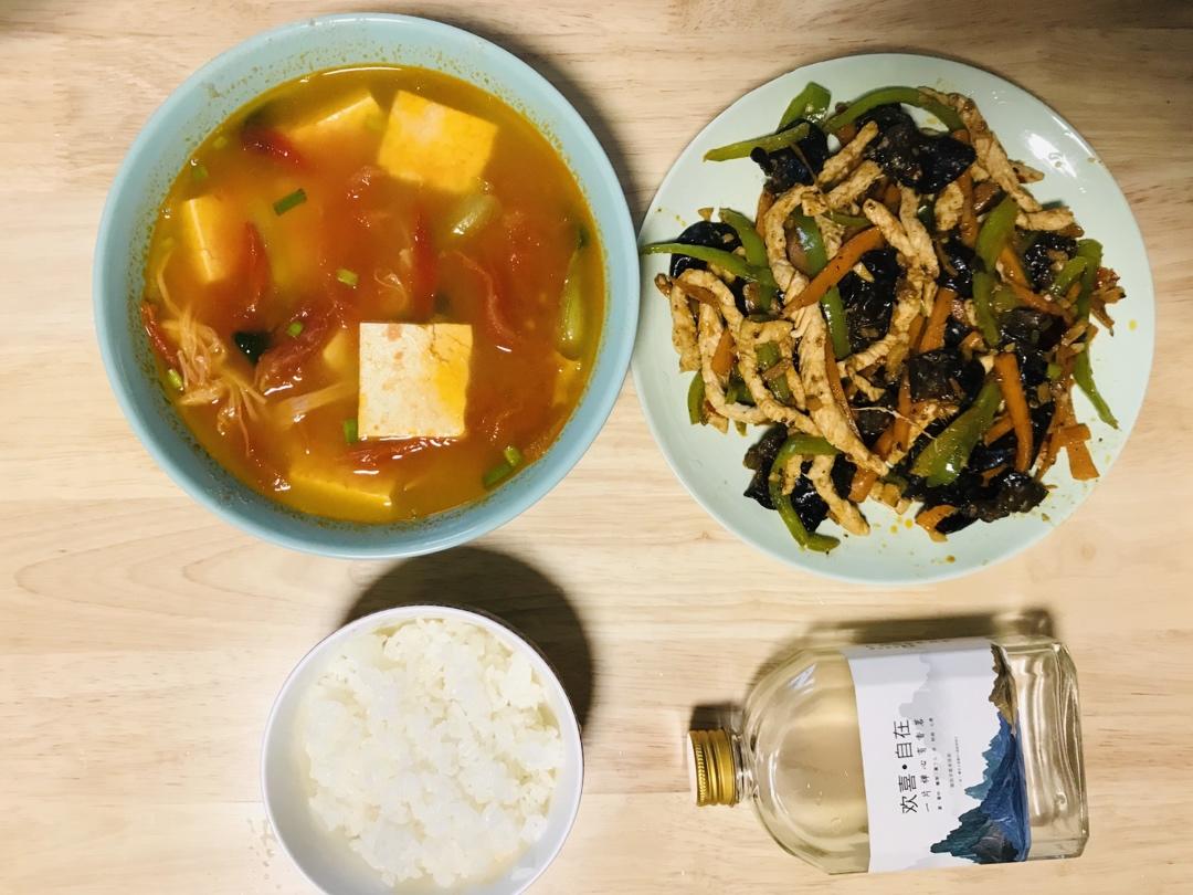 西红柿菌菇豆腐汤