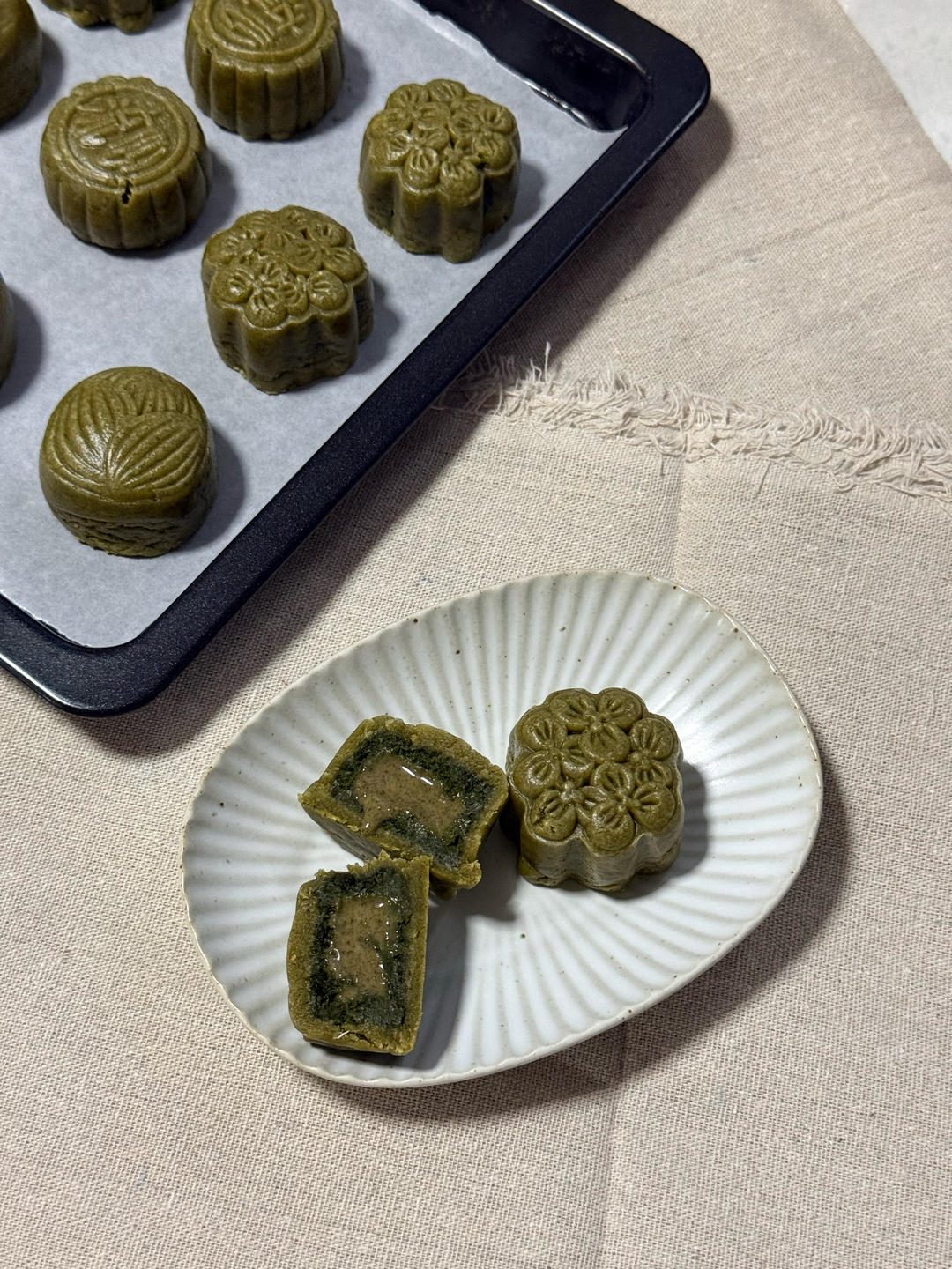 💃奶黄流心月饼——这是可以让你坐稳朋友圈厨霸位置的月饼🥮，没人点赞算我输👎