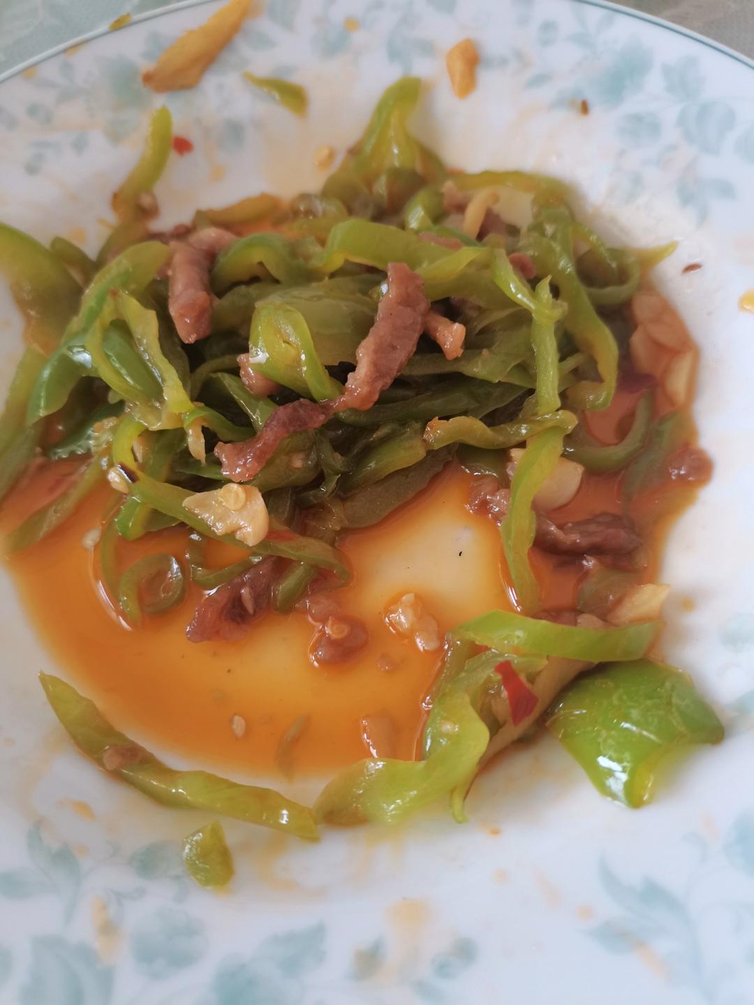 青椒肉丝（超简单的家常菜）