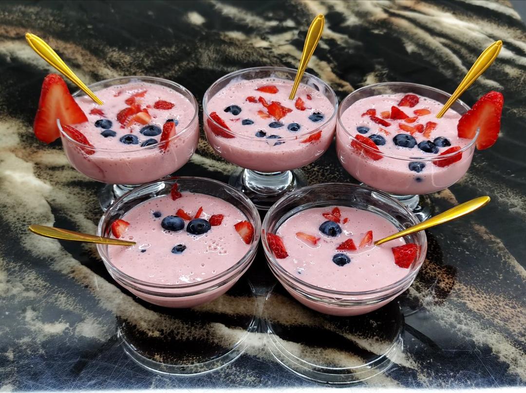 草莓香蕉奶昔