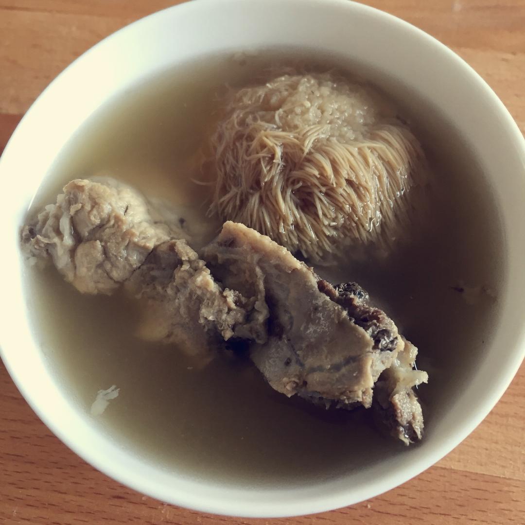 猴头菇龙骨汤（养胃）