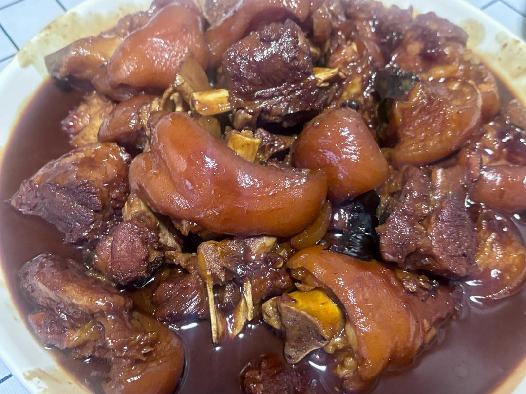 红烧猪蹄，酱香味，超级过嘴瘾的卤猪蹄