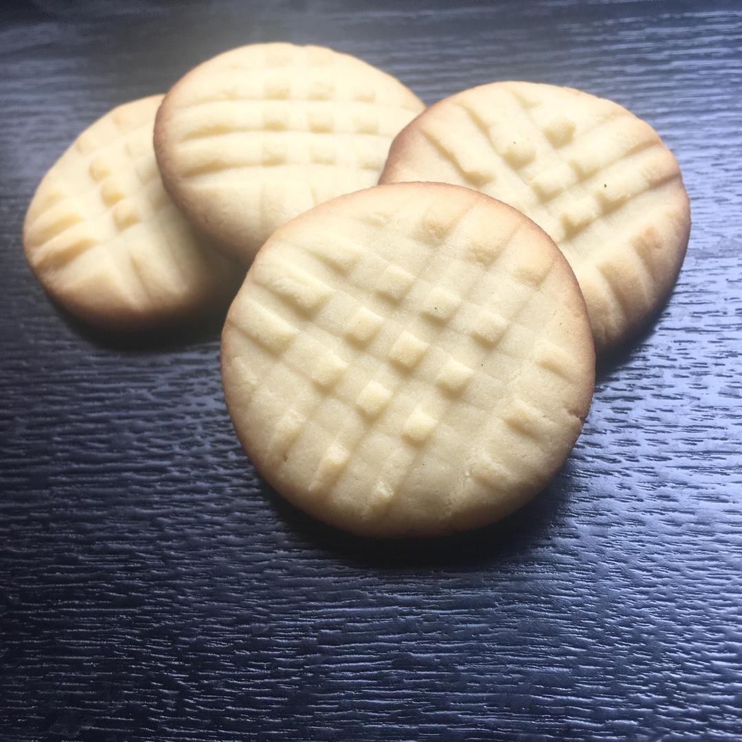 牛奶饼干